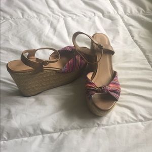 Multicolor wedges
